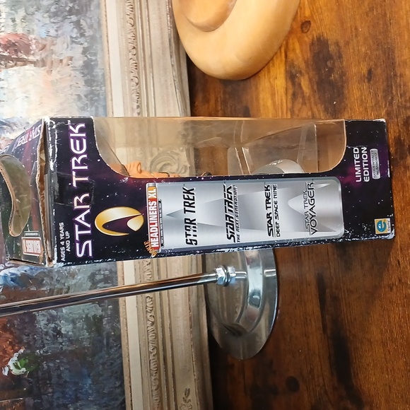 Limited Edition Super VINTAGE HEADLINERS Star Trek Klingon Headliners XL Figure - Picture 7 of 9